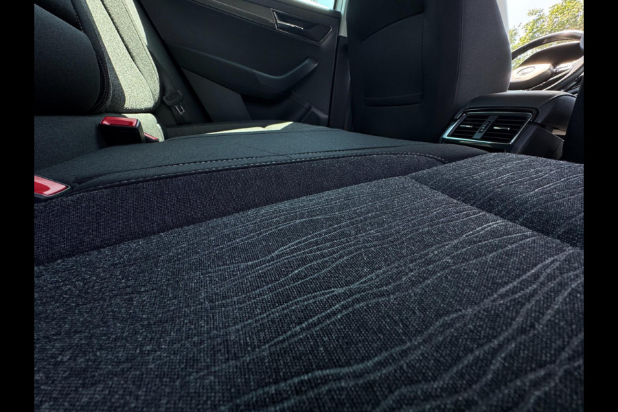 Škoda Karoq 1.5 TSI ACT Style TREKHAAK / ADAPT. CRUISE / STOELVERW. / DRAADLOZE LADER / 110KW / 150PK / DRAADLOZE CARPLAY / ECC