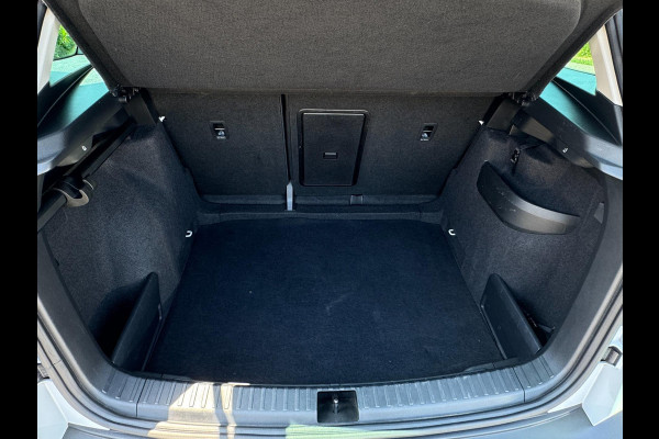 Škoda Karoq 1.5 TSI ACT Style TREKHAAK / ADAPT. CRUISE / STOELVERW. / DRAADLOZE LADER / 110KW / 150PK / DRAADLOZE CARPLAY / ECC