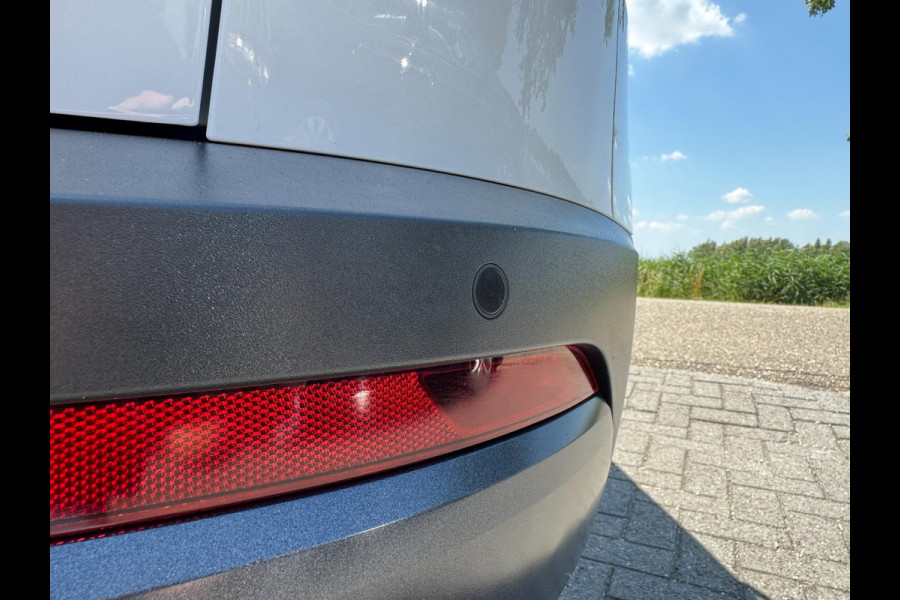 Škoda Karoq 1.5 TSI ACT Style TREKHAAK / ADAPT. CRUISE / STOELVERW. / DRAADLOZE LADER / 110KW / 150PK / DRAADLOZE CARPLAY / ECC