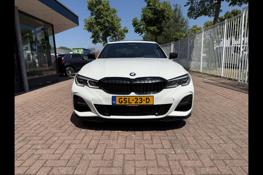 BMW 3-serie 330e | M Performance | Laser | Dak | HUD | Memory