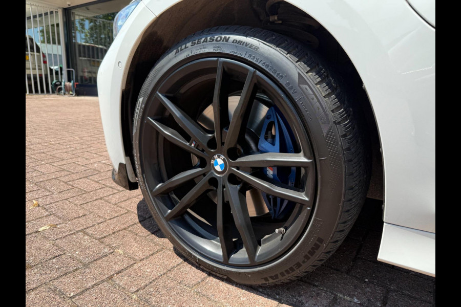 BMW 3-serie 330e | M Performance | Laser | Dak | HUD | Memory
