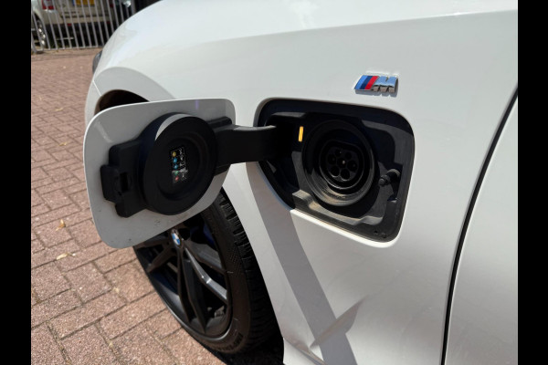 BMW 3-serie 330e | M Performance | Laser | Dak | HUD | Memory