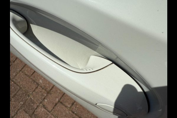 BMW 3-serie 330e | M Performance | Laser | Dak | HUD | Memory