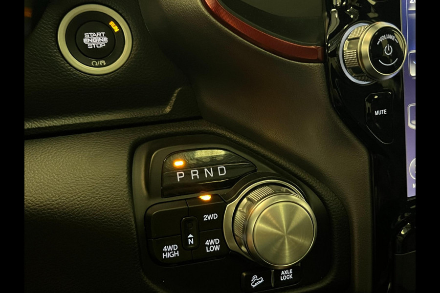Dodge Ram 1500 5.7 V8 4x4 Crew Cab Rebel / Pano / LPG / Luchtvering