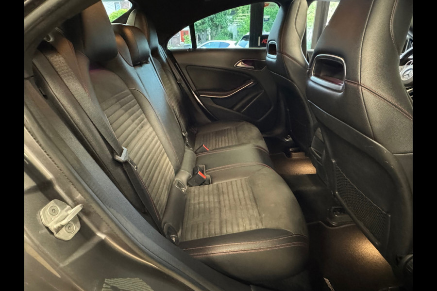 Mercedes-Benz CLA-Klasse AMG CLA200 Prestige AUT NIGHT PAKKET PANORAMADAK AIRCO CAMERA CRUISE NAVIGATIE PDC STOELVERWARMING