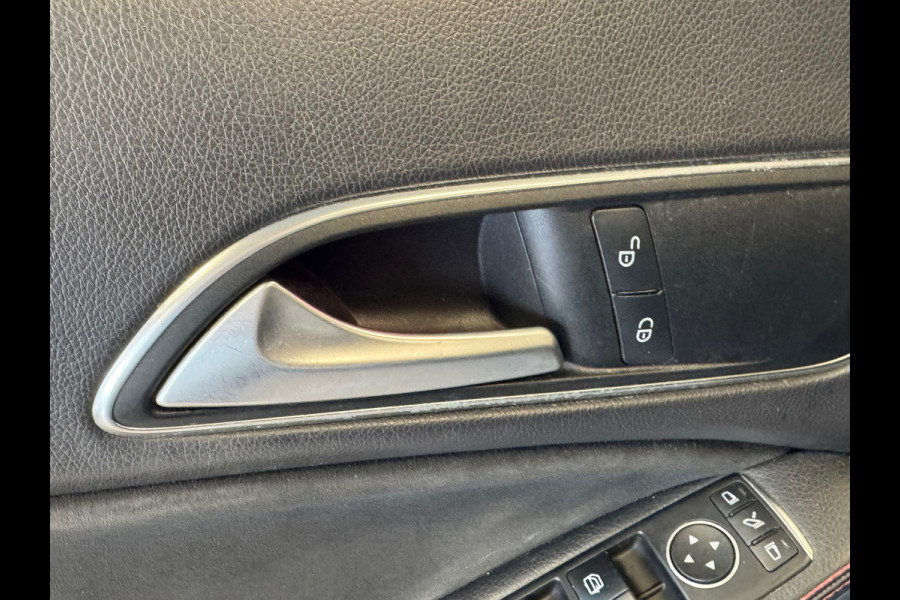 Mercedes-Benz CLA-Klasse AMG CLA200 Prestige AUT NIGHT PAKKET PANORAMADAK AIRCO CAMERA CRUISE NAVIGATIE PDC STOELVERWARMING