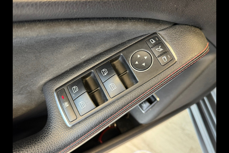 Mercedes-Benz CLA-Klasse AMG CLA200 Prestige AUT NIGHT PAKKET PANORAMADAK AIRCO CAMERA CRUISE NAVIGATIE PDC STOELVERWARMING