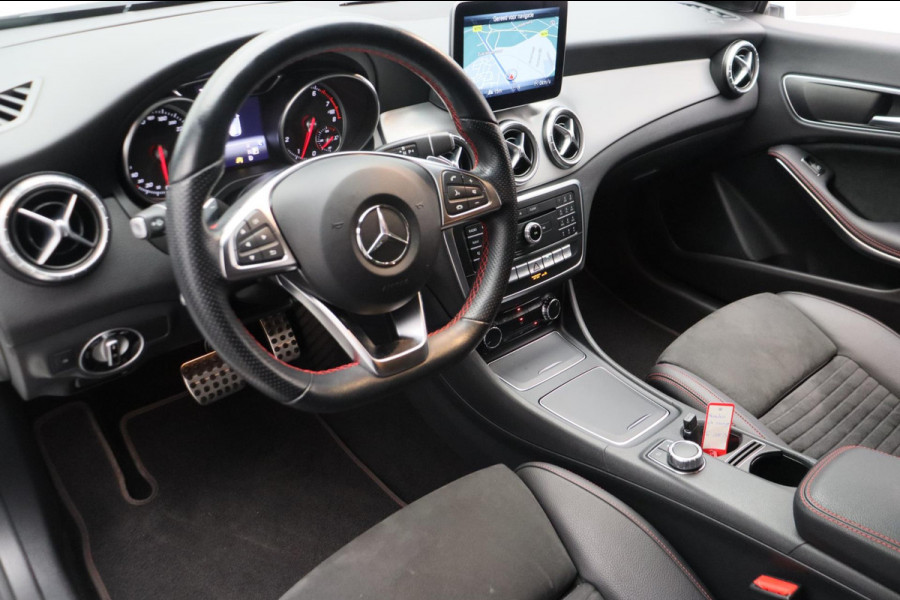 Mercedes-Benz CLA-Klasse Shooting Brake 180 Business Solution AMG Alcantara Camera Origineel NL
