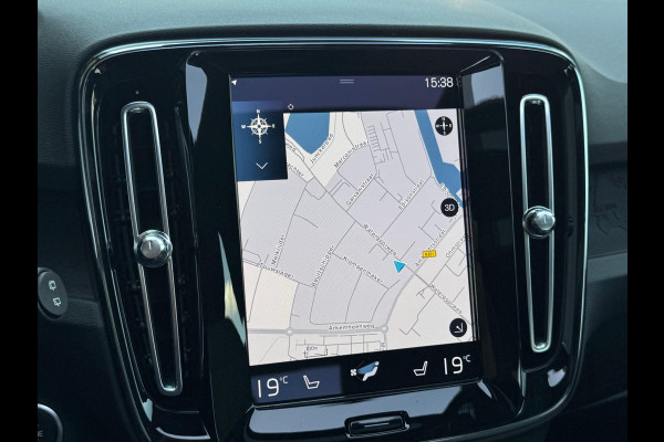 Volvo XC40 1.5 T4 Recharge R-Design Expression NL AUTO | CAMERA | PANO | 6x voorraad