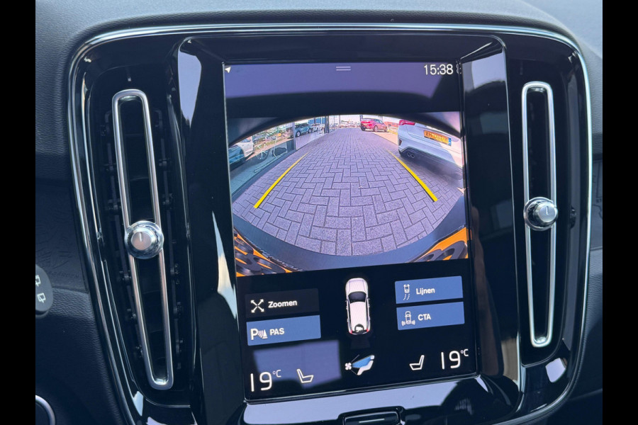Volvo XC40 1.5 T4 Recharge R-Design Expression NL AUTO | CAMERA | PANO | 6x voorraad