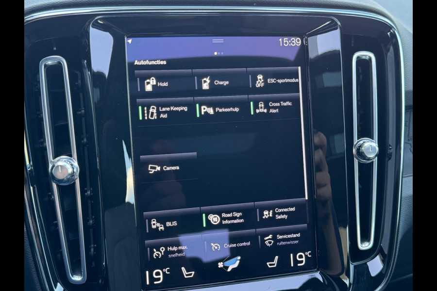 Volvo XC40 1.5 T4 Recharge R-Design Expression NL AUTO | CAMERA | PANO | 6x voorraad