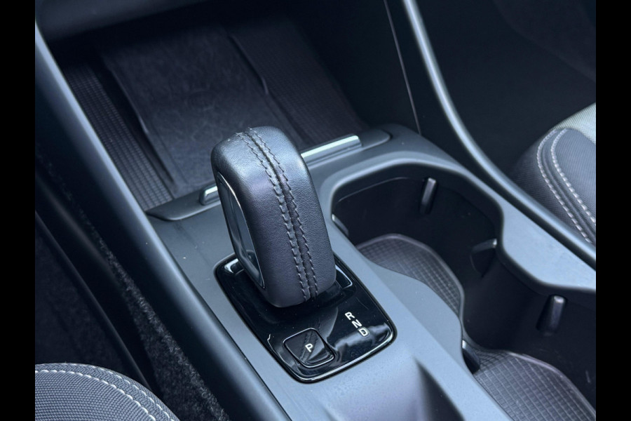 Volvo XC40 1.5 T4 Recharge R-Design Expression NL AUTO | CAMERA | PANO | 6x voorraad