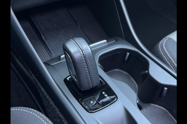 Volvo XC40 1.5 T4 Recharge R-Design Expression NL AUTO | CAMERA | PANO | 6x voorraad