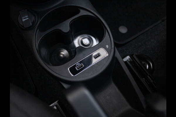 Fiat 500 Hybrid Dolcevita Finale | Airco | Cruise | Panoramadak | PDC | 15" | Apple Carplay