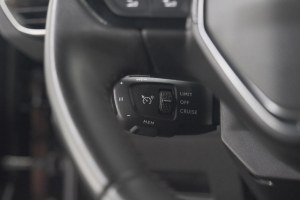 Peugeot 5008 PureTech 130 EAT8 Active Pack Business | 7 Zitplaatsen | Camera | Navigatie | Apple Carplay | Parkeersensoren