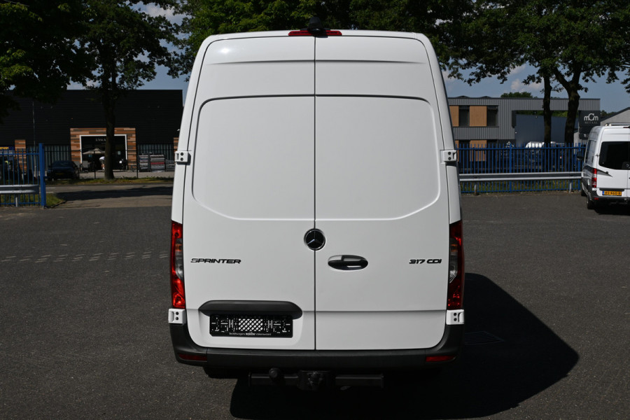 Mercedes-Benz Sprinter 317 CDI L3H2 RWD 3500 kg Trekhaak, MBUX navigatie en camera, Brake assyst, Etc.