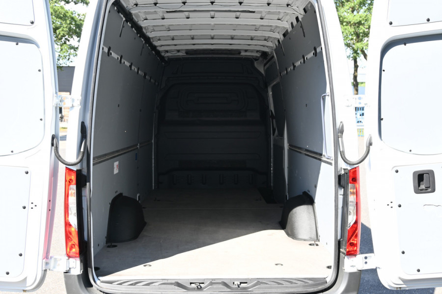 Mercedes-Benz Sprinter 317 CDI L3H2 RWD 3500 kg Trekhaak, MBUX navigatie en camera, Brake assyst, Etc.