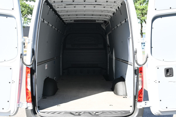 Mercedes-Benz Sprinter 317 CDI L3H2 RWD 3500 kg Trekhaak, MBUX navigatie en camera, Brake assyst, Etc.