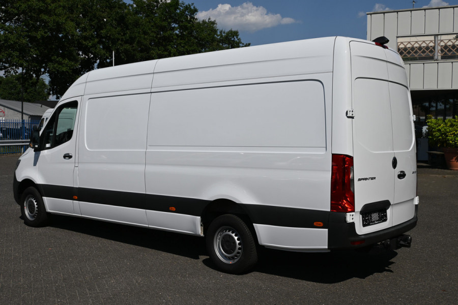 Mercedes-Benz Sprinter 317 CDI L3H2 RWD 3500 kg Trekhaak, MBUX navigatie en camera, Brake assyst, Etc.
