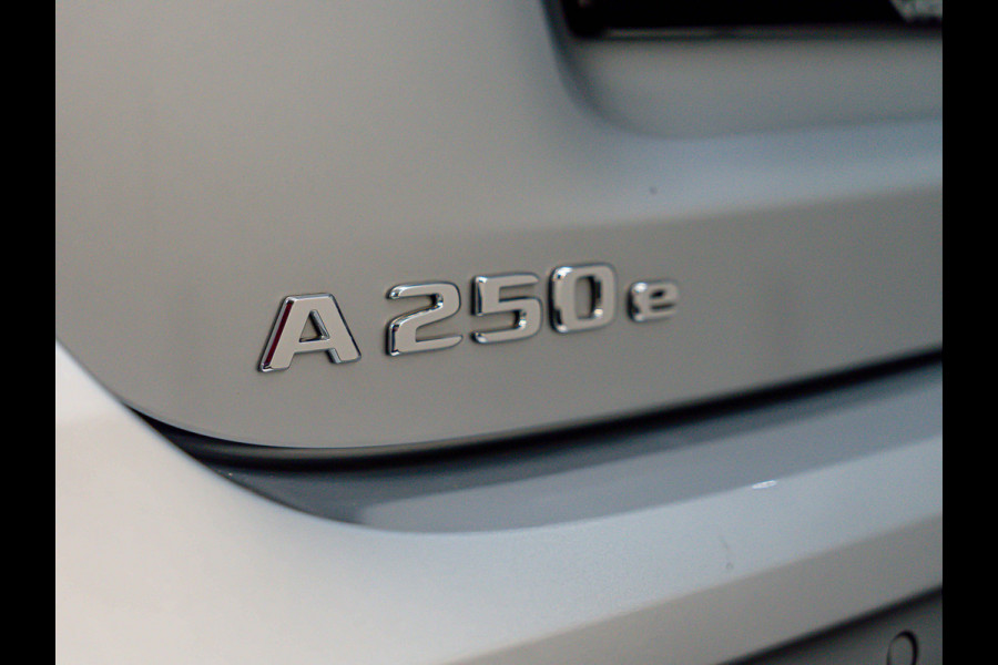 Mercedes-Benz A-Klasse A 250 e AMG Line | Leder | Premium Plus | Rij-ass.