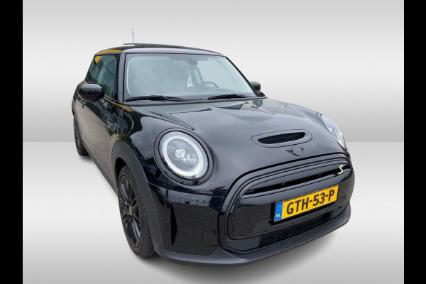 MINI Mini Electric MINI Electric 33 kWh / Panoramadak / Half leder / Navigatie / Parkeerhulp achter / 17'' / DAB / Stoelverwarming / Cruise Control