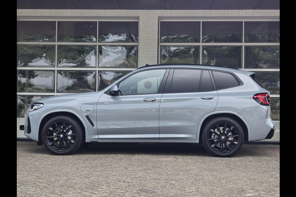 BMW X3 xDrive30e M SPORT LCI | PANORAMADAK | APPLE CARPLAY | SPORTSTOELEN | 20 INCH LM VELGEN |