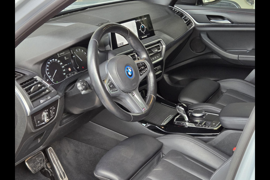 BMW X3 xDrive30e M SPORT LCI | PANORAMADAK | APPLE CARPLAY | SPORTSTOELEN | 20 INCH LM VELGEN |