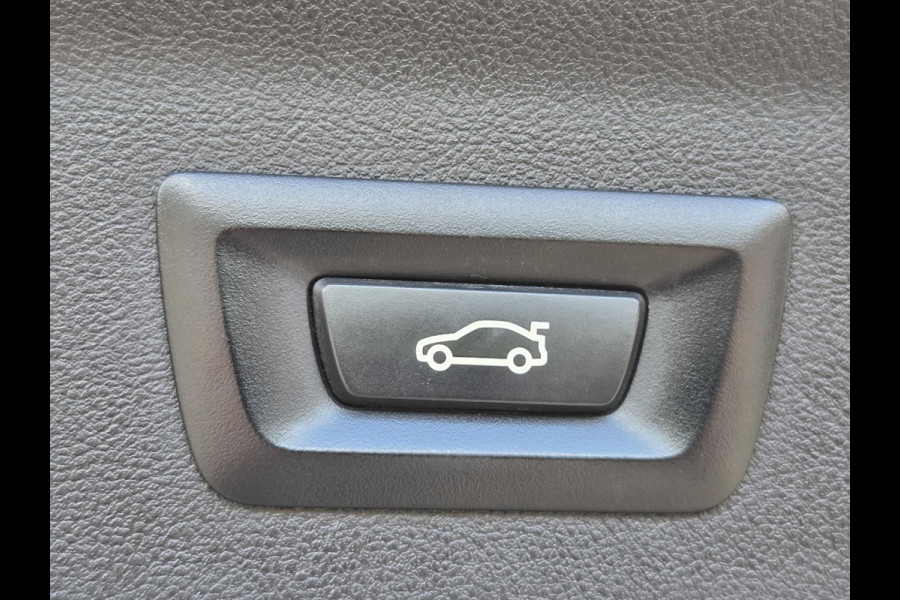 BMW X3 xDrive30e M SPORT LCI | PANORAMADAK | APPLE CARPLAY | SPORTSTOELEN | 20 INCH LM VELGEN |
