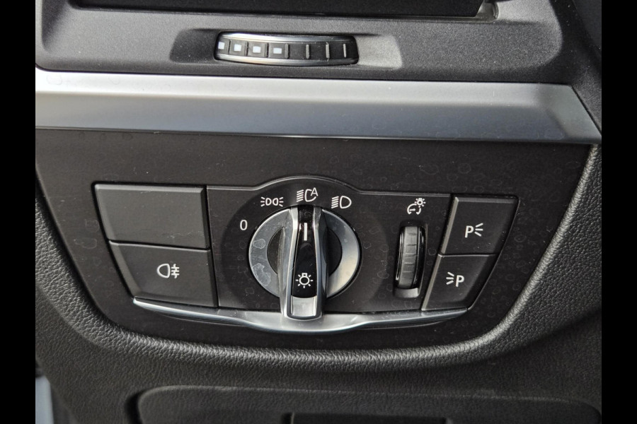 BMW X3 xDrive30e M SPORT LCI | PANORAMADAK | APPLE CARPLAY | SPORTSTOELEN | 20 INCH LM VELGEN |