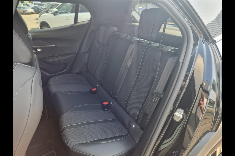 Peugeot 2008 1.2 PureTech 130 GT Line Peugeot 2008 1.2 PureTech 130 GT Line