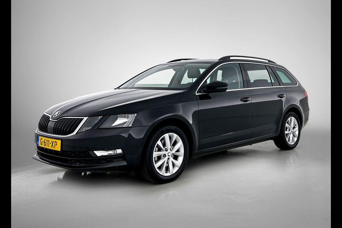 Škoda Octavia Combi 1.0 TSI Ambition Automaat (TREKHAAK, NAVIGATIE, CARPLAY, PARKEERSENSOREN, 1e EIGENAAR, GOED ONDERHOUDEN)