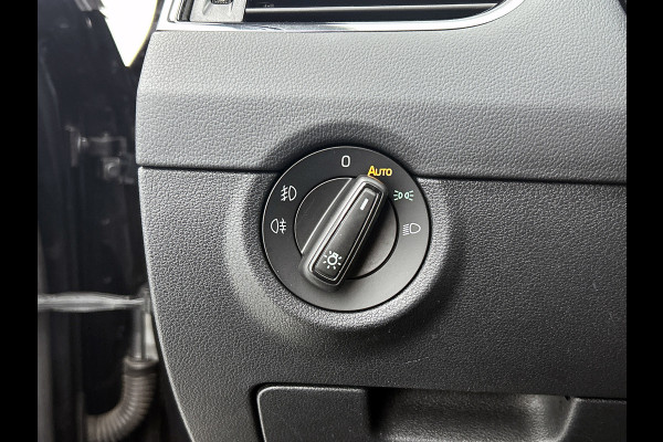 Škoda Octavia Combi 1.0 TSI Ambition Automaat (TREKHAAK, NAVIGATIE, CARPLAY, PARKEERSENSOREN, 1e EIGENAAR, GOED ONDERHOUDEN)