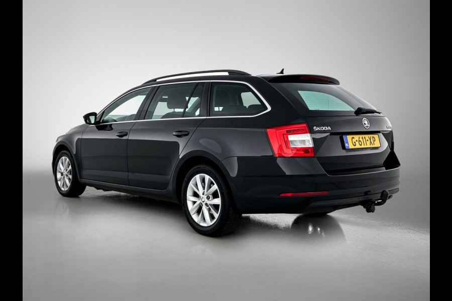 Škoda Octavia Combi 1.0 TSI Ambition Automaat (TREKHAAK, NAVIGATIE, CARPLAY, PARKEERSENSOREN, 1e EIGENAAR, GOED ONDERHOUDEN)