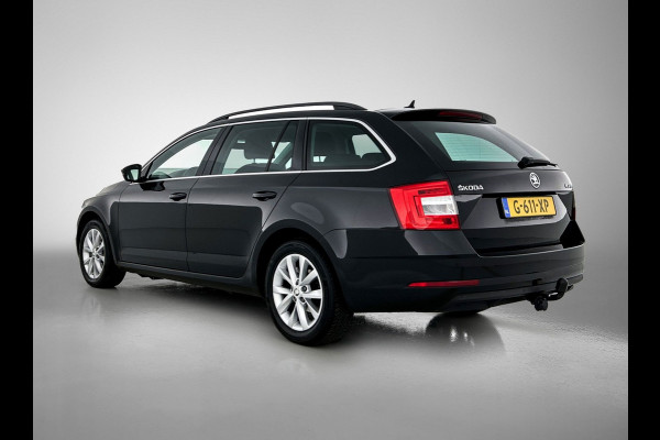 Škoda Octavia Combi 1.0 TSI Ambition Automaat (TREKHAAK, NAVIGATIE, CARPLAY, PARKEERSENSOREN, 1e EIGENAAR, GOED ONDERHOUDEN)