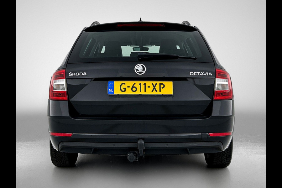 Škoda Octavia Combi 1.0 TSI Ambition Automaat (TREKHAAK, NAVIGATIE, CARPLAY, PARKEERSENSOREN, 1e EIGENAAR, GOED ONDERHOUDEN)