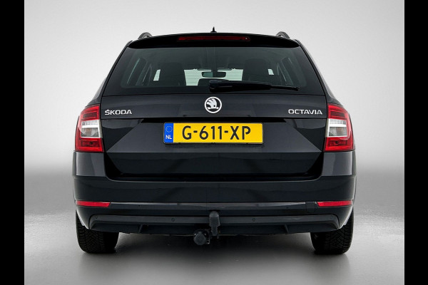 Škoda Octavia Combi 1.0 TSI Ambition Automaat (TREKHAAK, NAVIGATIE, CARPLAY, PARKEERSENSOREN, 1e EIGENAAR, GOED ONDERHOUDEN)