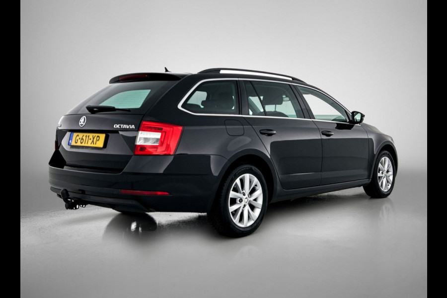 Škoda Octavia Combi 1.0 TSI Ambition Automaat (TREKHAAK, NAVIGATIE, CARPLAY, PARKEERSENSOREN, 1e EIGENAAR, GOED ONDERHOUDEN)