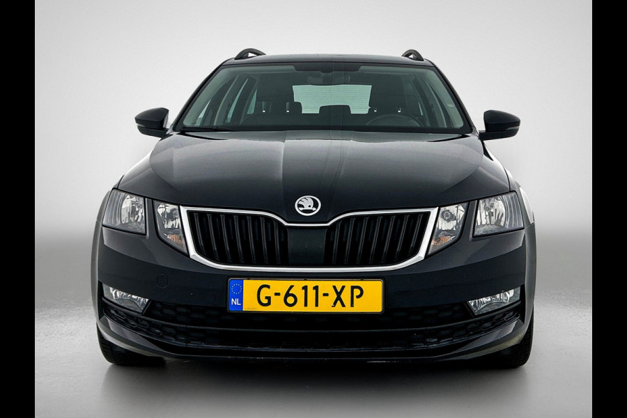 Škoda Octavia Combi 1.0 TSI Ambition Automaat (TREKHAAK, NAVIGATIE, CARPLAY, PARKEERSENSOREN, 1e EIGENAAR, GOED ONDERHOUDEN)