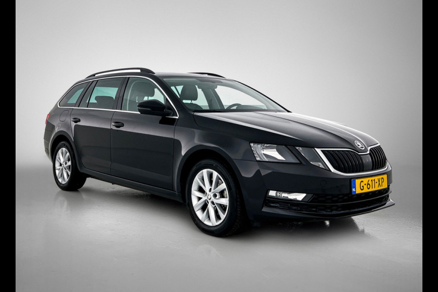 Škoda Octavia Combi 1.0 TSI Ambition Automaat (TREKHAAK, NAVIGATIE, CARPLAY, PARKEERSENSOREN, 1e EIGENAAR, GOED ONDERHOUDEN)