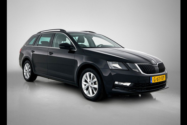 Škoda Octavia Combi 1.0 TSI Ambition Automaat (TREKHAAK, NAVIGATIE, CARPLAY, PARKEERSENSOREN, 1e EIGENAAR, GOED ONDERHOUDEN)