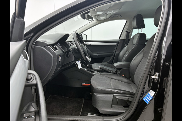 Škoda Octavia Combi 1.0 TSI Ambition Automaat (TREKHAAK, NAVIGATIE, CARPLAY, PARKEERSENSOREN, 1e EIGENAAR, GOED ONDERHOUDEN)