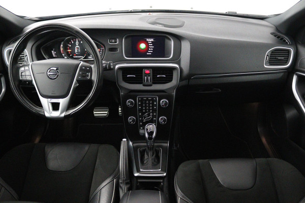 Volvo V40 1.5 T3 Polar+ Sport (PANORAMADAK, CAMERA, NAVIGATIE, STOELVERWARMING, PARKEERSENSOREN, CRUISE CONTROL, NL-AUTO)