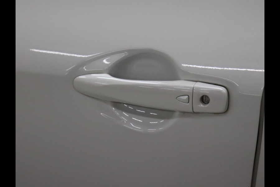 Nissan QASHQAI 1.2 N-Connecta [PANORAMADAK, CAMERA V+A, KEYLESS ENTRY, CRUISE, CLIMATE, NIEUWSTAAT]
