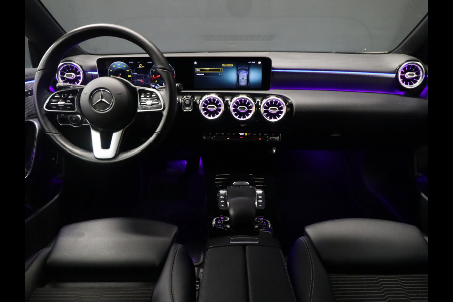 Mercedes-Benz CLA-Klasse Shooting Brake 180 Luxury Line [SFEERVERLICHTING, CAMERA, WIDESCREEN, LED, STOELVERWARMING, PDC, HALF LEDER, CRUISE CONTROL, NIEUWSTAAT]