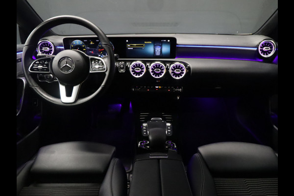 Mercedes-Benz CLA-Klasse Shooting Brake 180 Luxury Line [SFEERVERLICHTING, CAMERA, WIDESCREEN, LED, STOELVERWARMING, PDC, HALF LEDER, CRUISE CONTROL, NIEUWSTAAT]