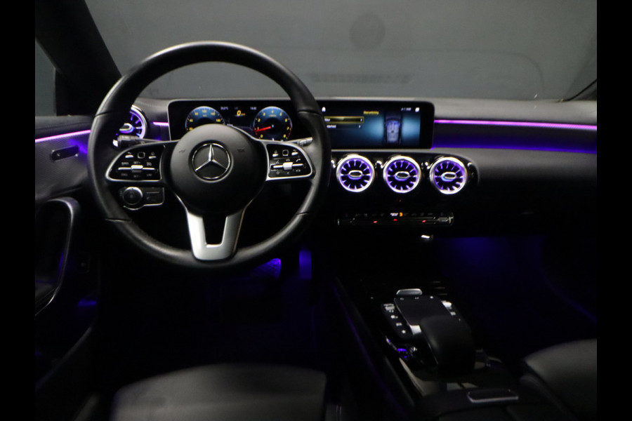 Mercedes-Benz CLA-Klasse Shooting Brake 180 Luxury Line [SFEERVERLICHTING, CAMERA, WIDESCREEN, LED, STOELVERWARMING, PDC, HALF LEDER, CRUISE CONTROL, NIEUWSTAAT]