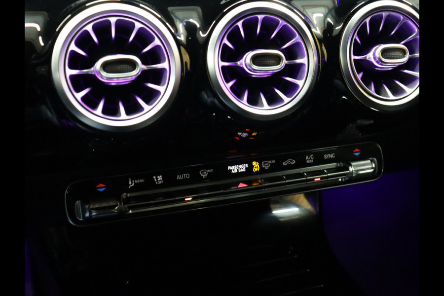 Mercedes-Benz CLA-Klasse Shooting Brake 180 Luxury Line [SFEERVERLICHTING, CAMERA, WIDESCREEN, LED, STOELVERWARMING, PDC, HALF LEDER, CRUISE CONTROL, NIEUWSTAAT]