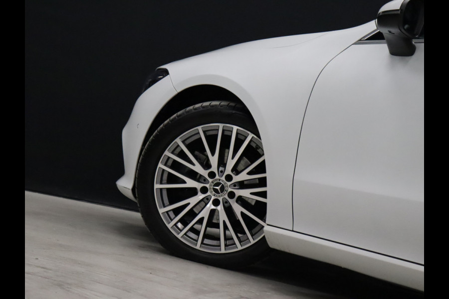 Mercedes-Benz CLA-Klasse Shooting Brake 180 Luxury Line [SFEERVERLICHTING, CAMERA, WIDESCREEN, LED, STOELVERWARMING, PDC, HALF LEDER, CRUISE CONTROL, NIEUWSTAAT]
