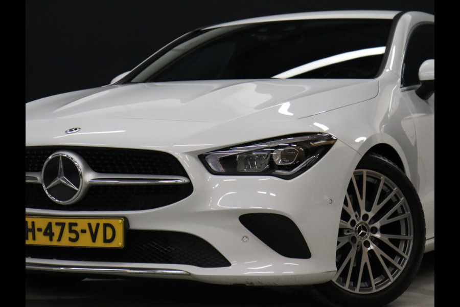 Mercedes-Benz CLA-Klasse Shooting Brake 180 Luxury Line [SFEERVERLICHTING, CAMERA, WIDESCREEN, LED, STOELVERWARMING, PDC, HALF LEDER, CRUISE CONTROL, NIEUWSTAAT]