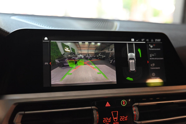 BMW 3 Serie Touring 320i High Executive Edition - Adaptive Cruise Control - Memory - Panoramadak - El. Trekhaak - Dashboard Leder